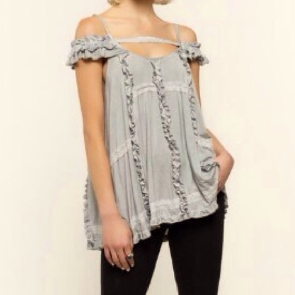 LAST ONE • POL DOVE GRAY RUFFLE COLD SHOULDER TOP - Picture 6 of 6